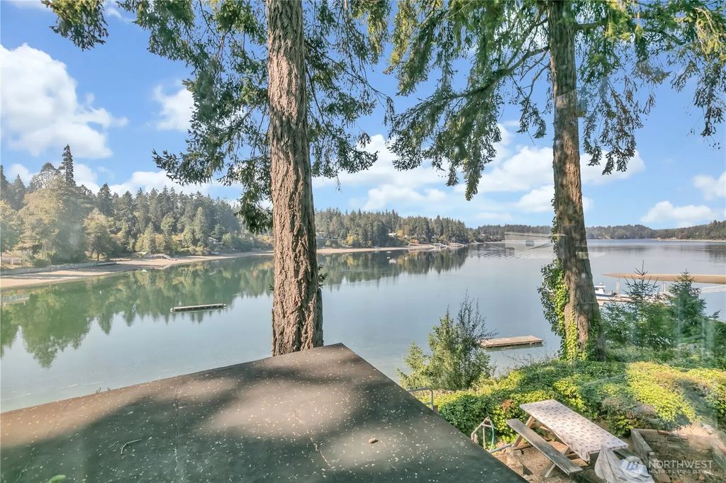 6614 156th Avenue Sw, Longbranch