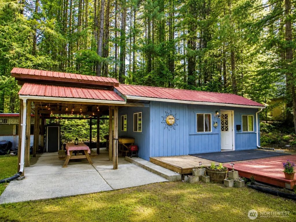 120 N Wynoochee Drive, Hoodsport
