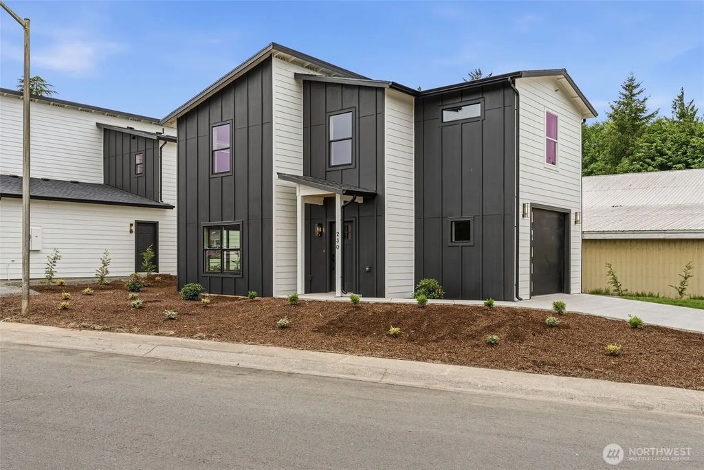 230 Glengate Street, Cathlamet