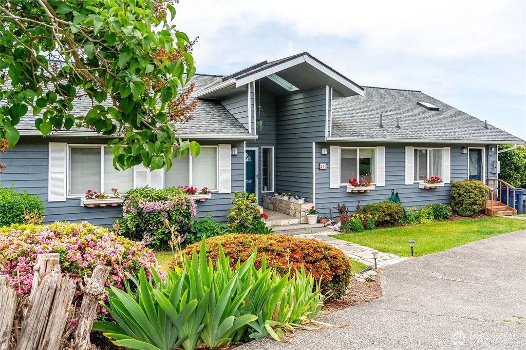 243 Henning Drive, Camano Island