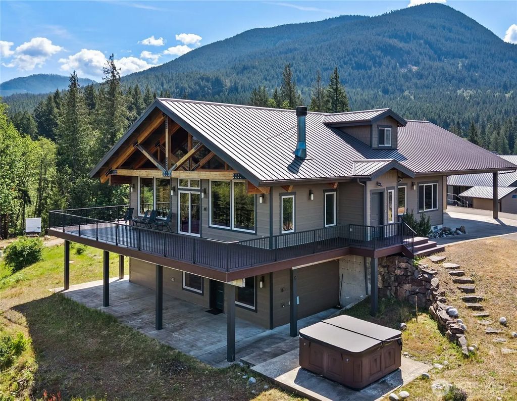156 Burl Lane, Packwood