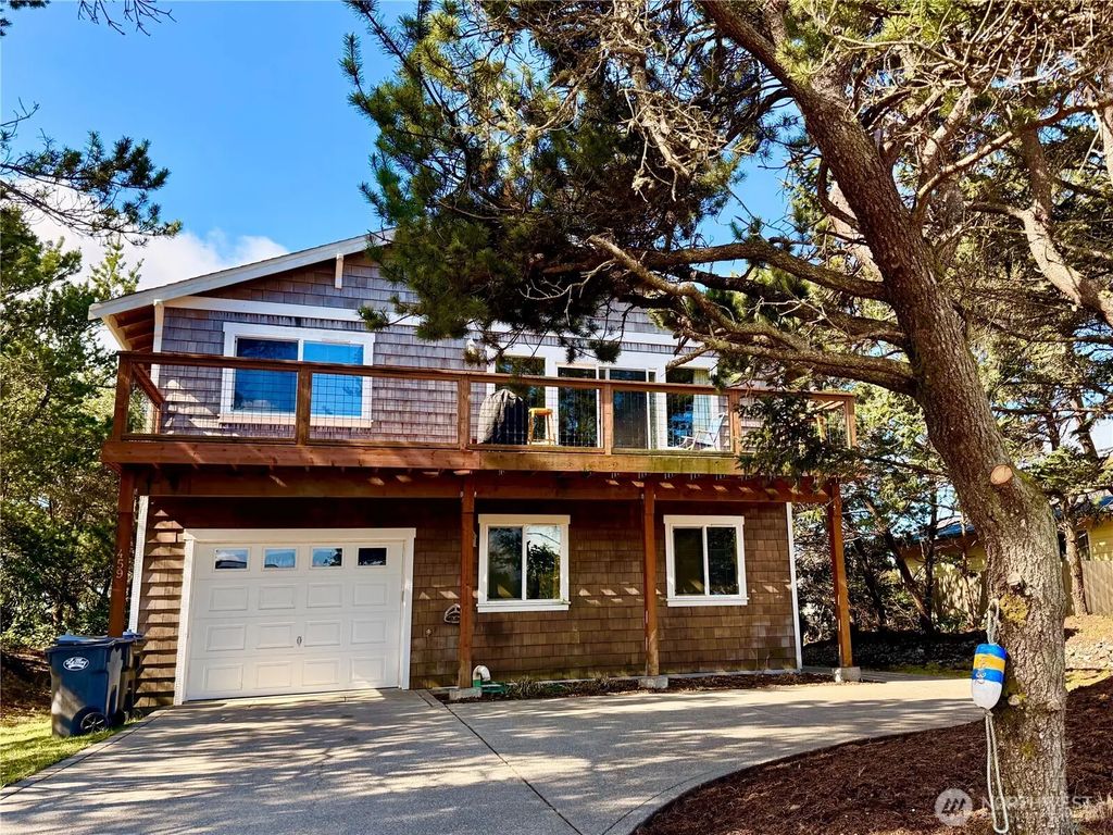 459 S Bel Air Loop, Ocean Shores