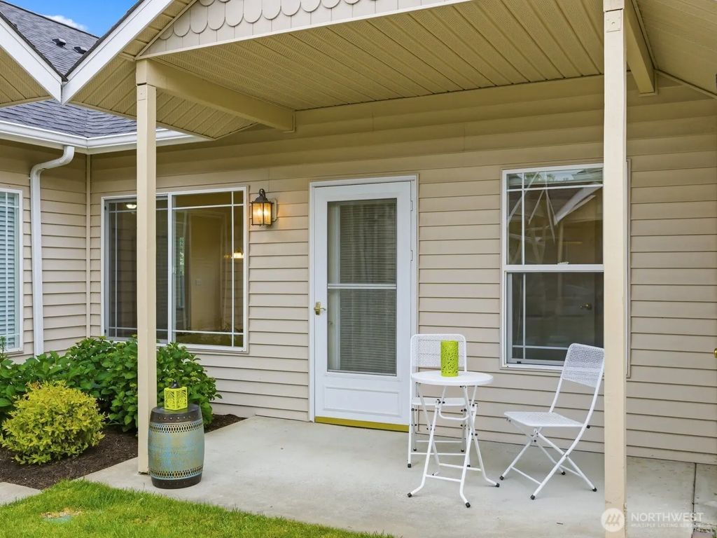 323 N Laventure Road C, Mount Vernon