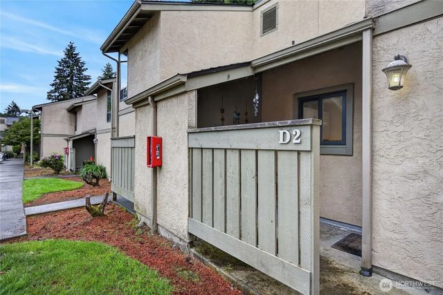 10037 Ne 138th Place D2, Kirkland