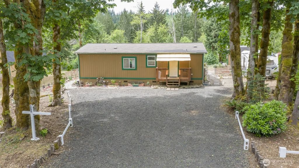 670 N Duckabush Drive N, Hoodsport