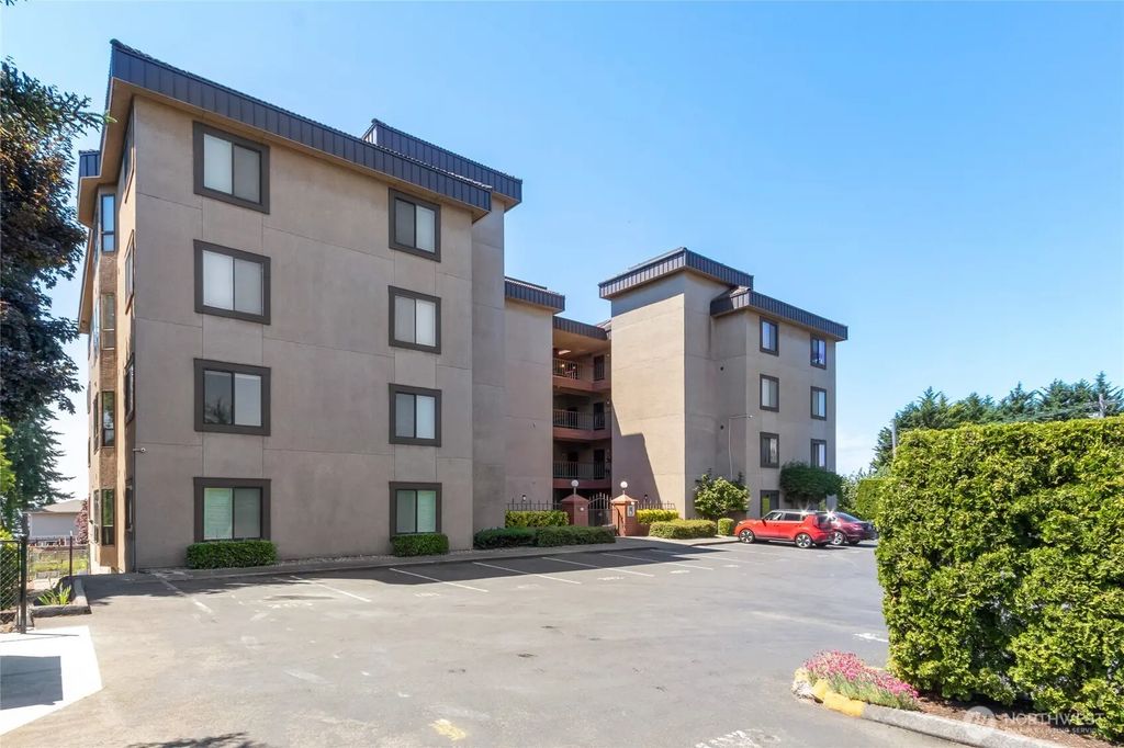1902 Bridgeport Way W 106, University Place