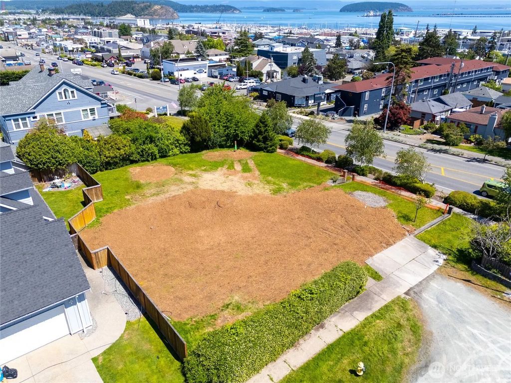 3420 Commercial Avenue, Anacortes