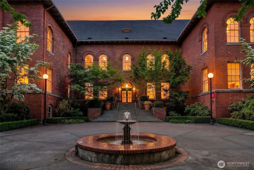 1401 5th Avenue W 306, Seattle