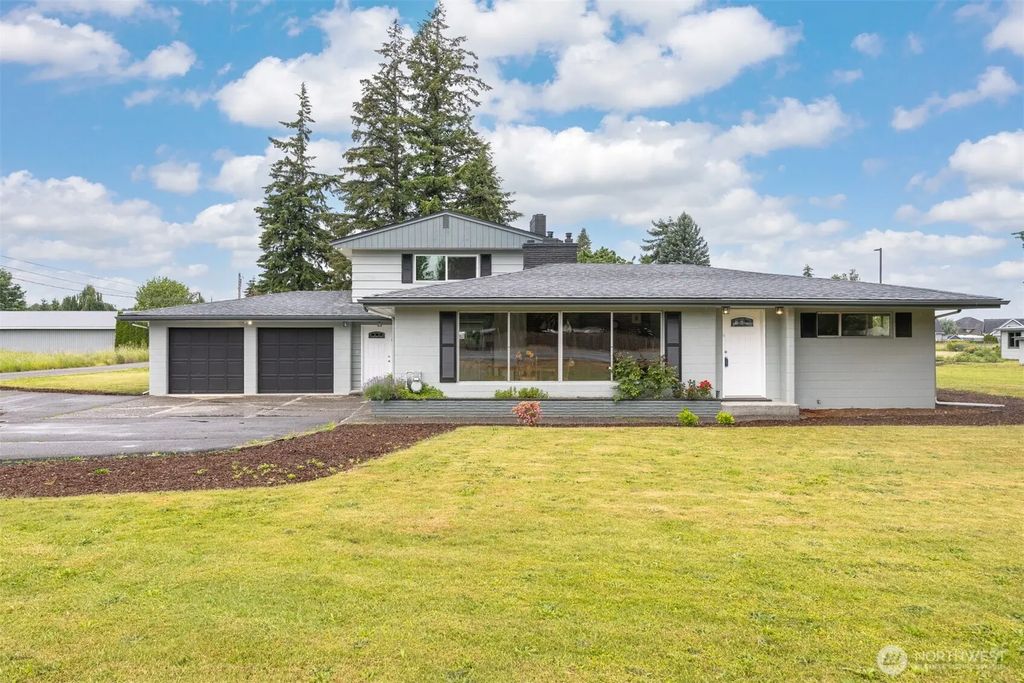 108 W Bartlett Road, Lynden