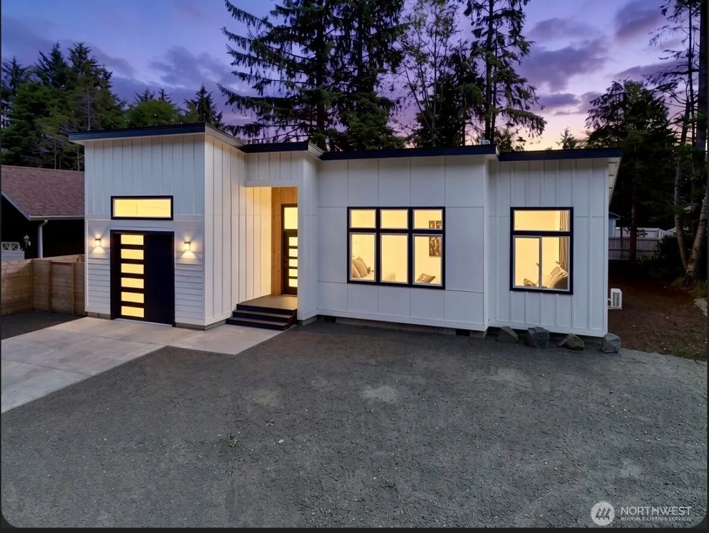 382 Lake View Loop Ne, Ocean Shores