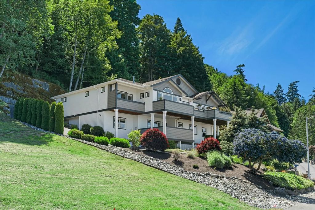 407 Vanderlin Drive, Camano Island