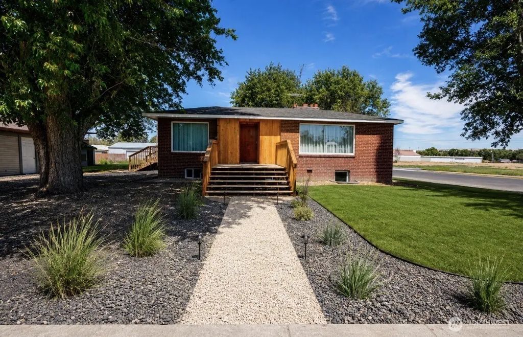 134 4th Avenue Se, Soap Lake