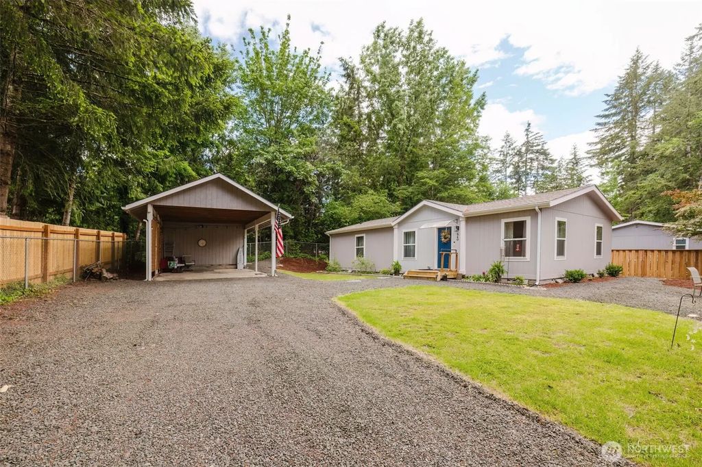 540 E Lakeshore Drive E, Shelton