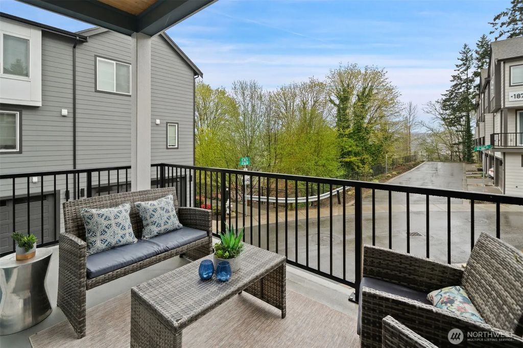 18829 67th Drive Ne 6, Kenmore