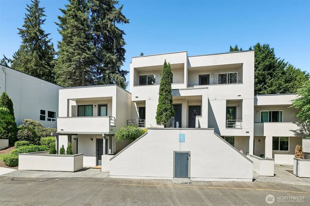 17001 Inglewood Road Ne N209, Kenmore
