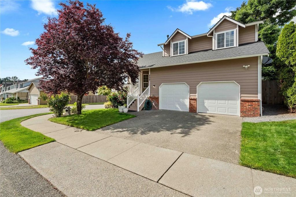 8627 136th Street E, Puyallup