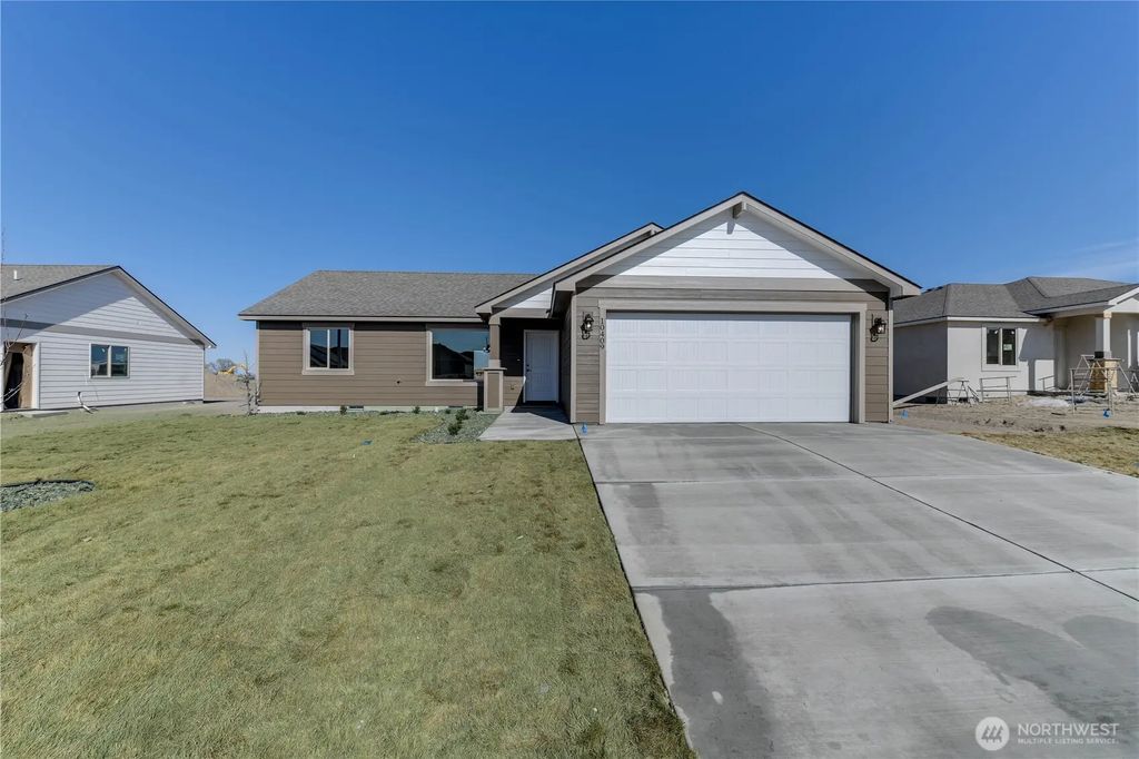 330 N Sandy Loop, Moses Lake