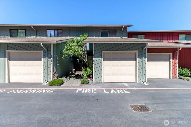 25014 Lake Fenwick Rd 28, Kent