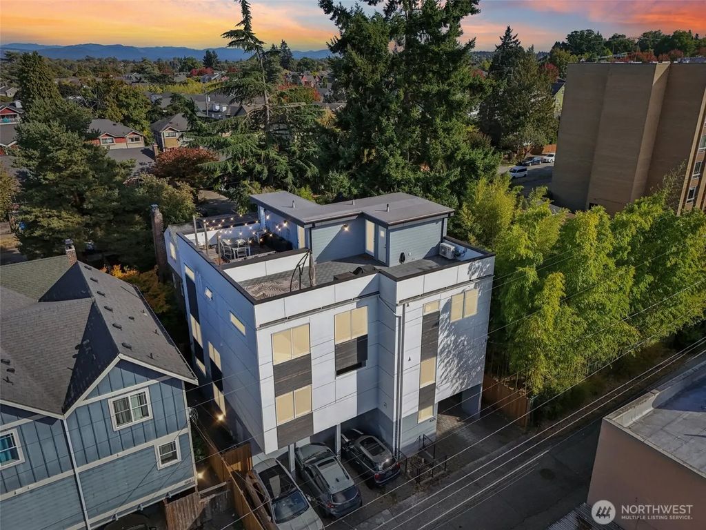 6325 34th Avenue Sw C, Seattle
