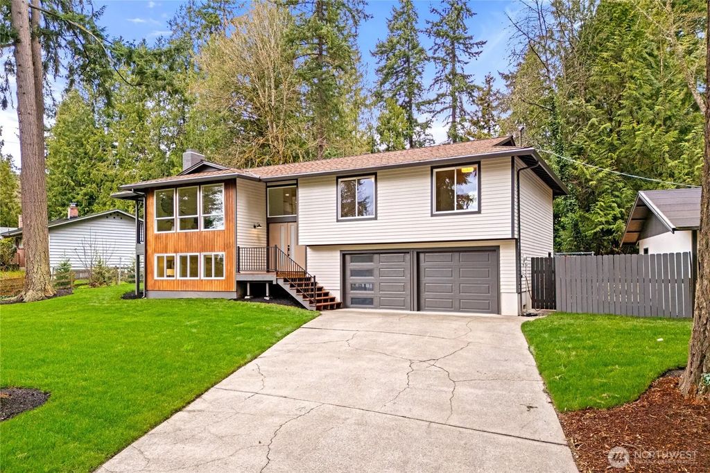 9419 31st Street Ct E, Edgewood