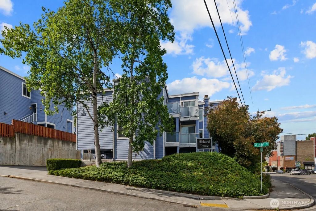 8812 20th Avenue Ne A105, Seattle