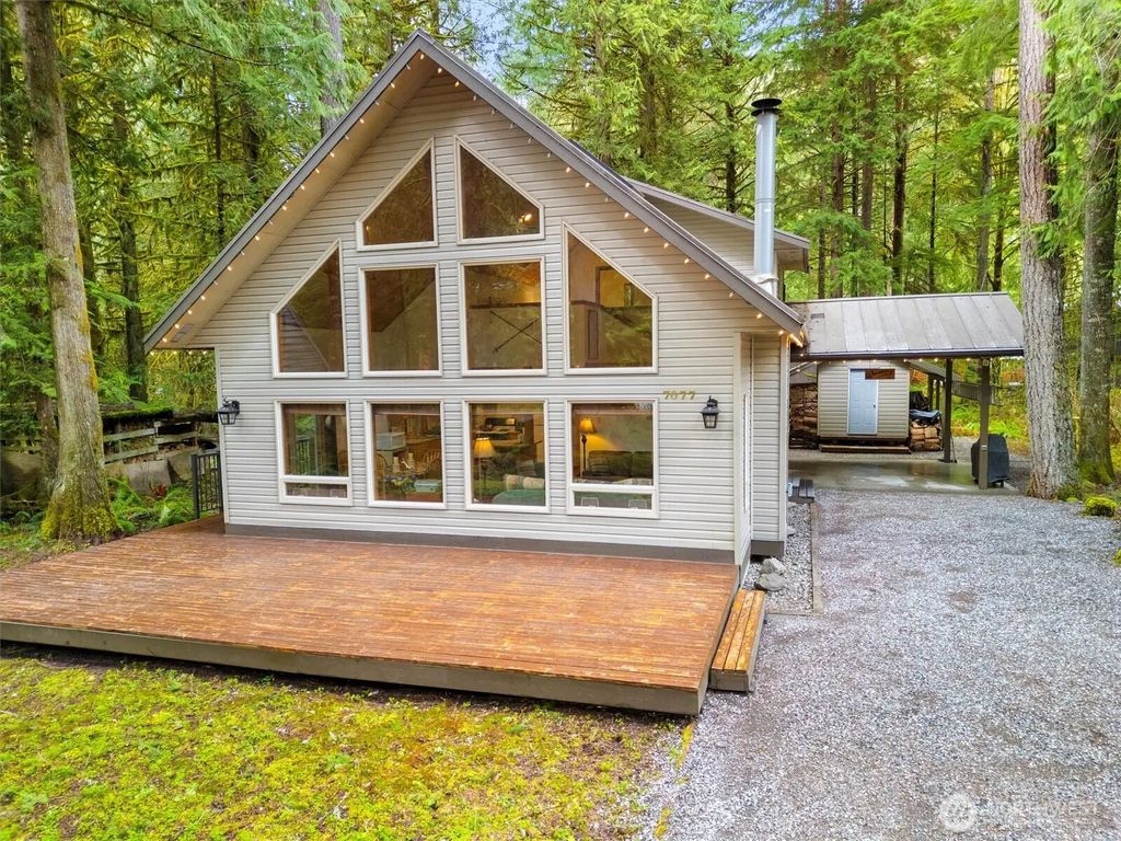 7077 Austin Pass Road, Glacier