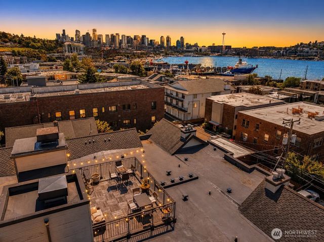 2035 Eastlake Avenue E 301, Seattle