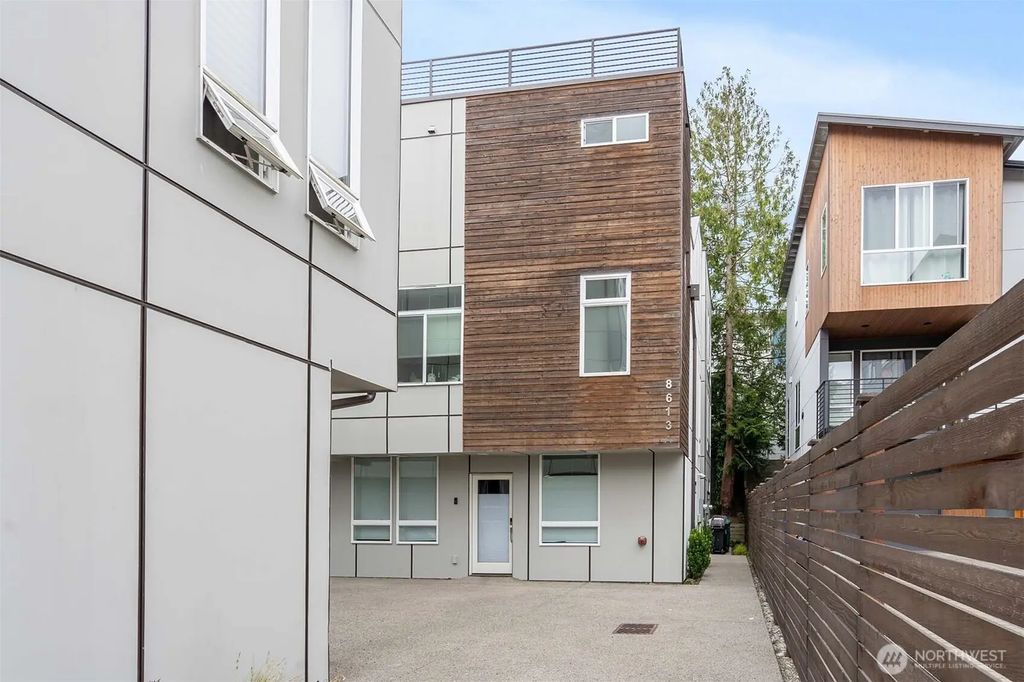 8613 23rd Avenue Ne B, Seattle