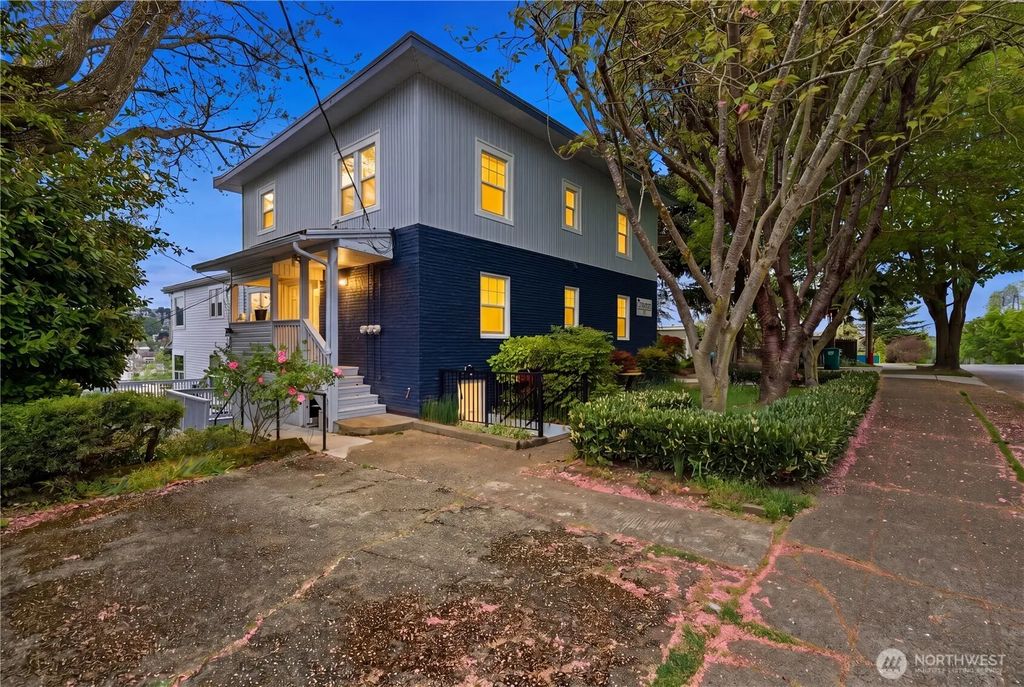 1401 W Bertona Street, Seattle