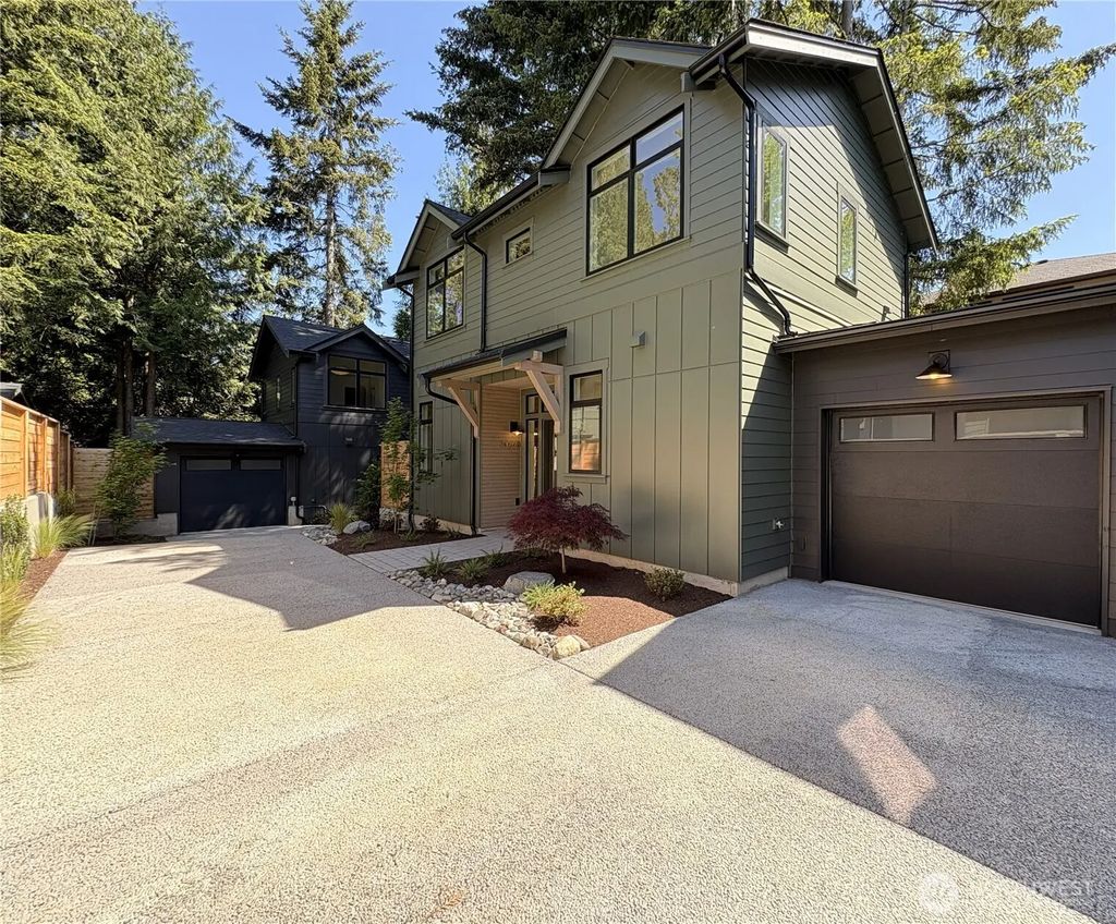 3026 Ne 95th Street B, Seattle