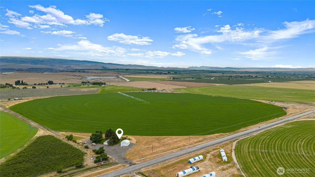 314184000 Highway 281, Quincy