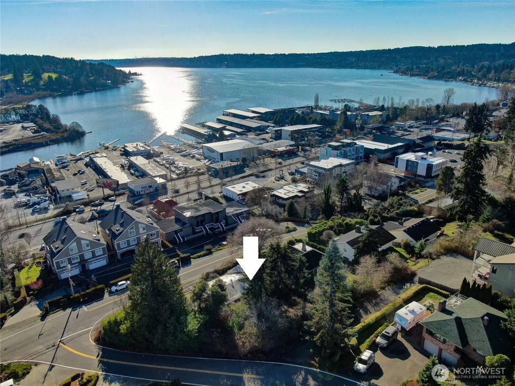 6330 Ne 181st Street, Kenmore