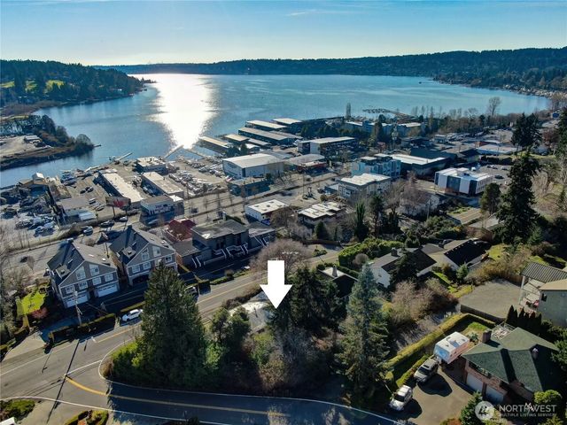 6330 Ne 181st Street, Kenmore