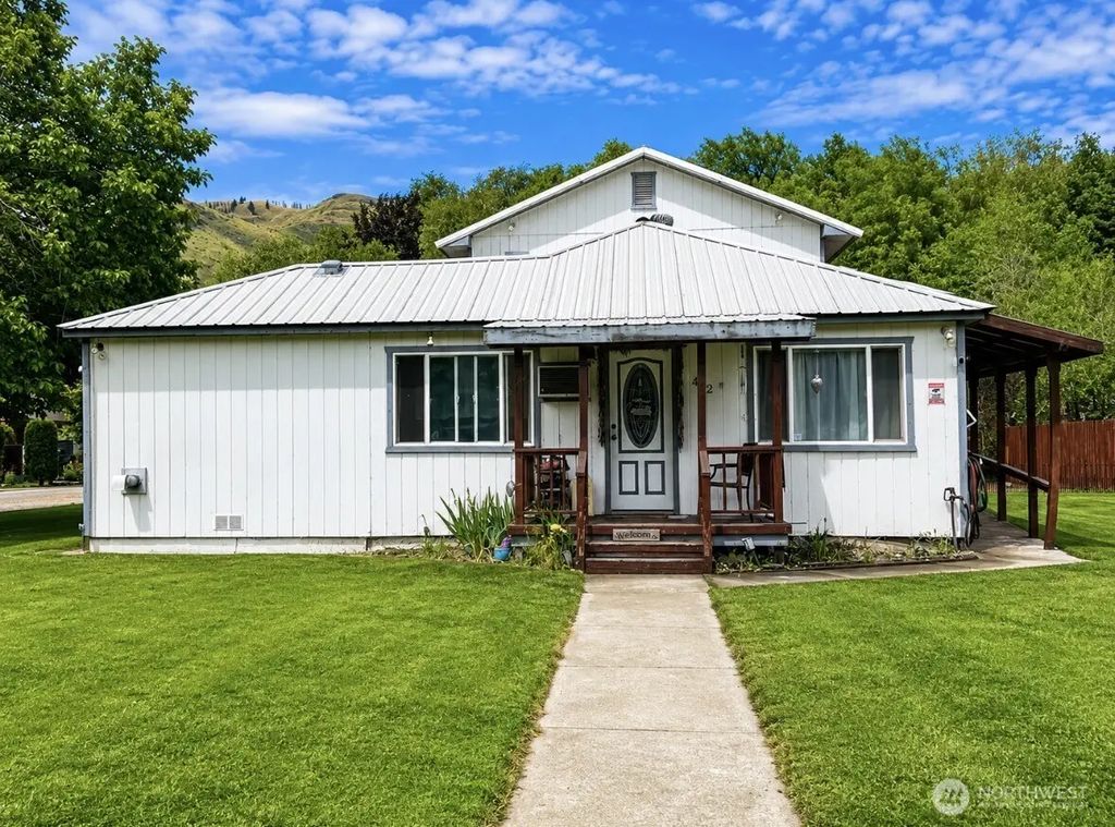 402 Juniper Street, Oroville