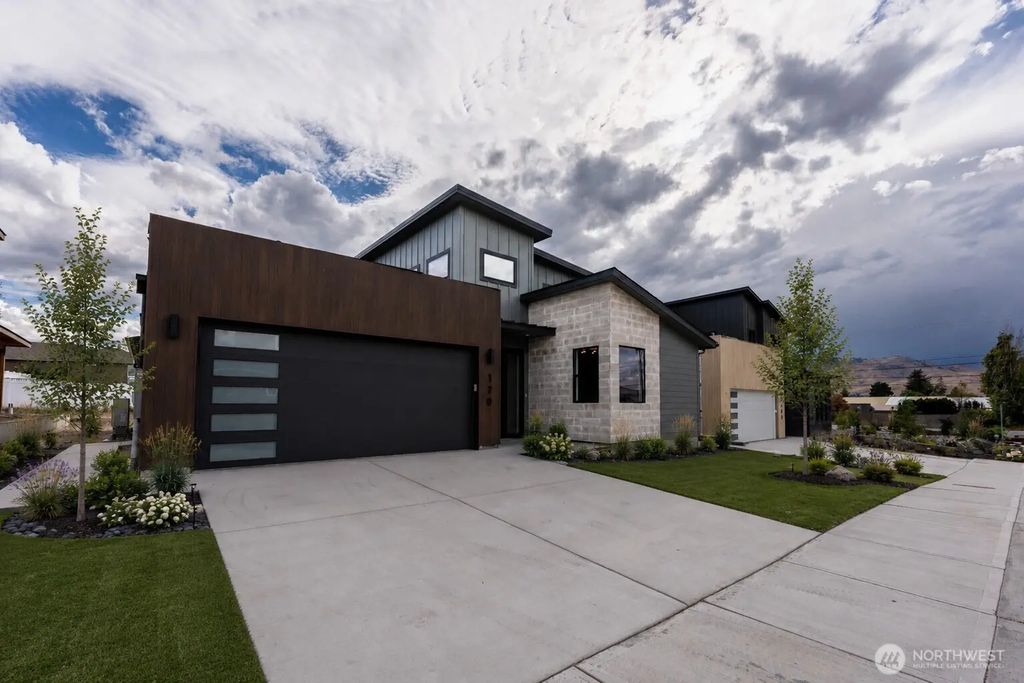 170 Chadwick Street Nw, East Wenatchee