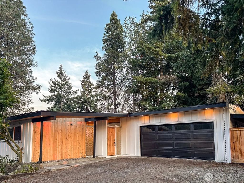 6320 Gregory Street W, University Place
