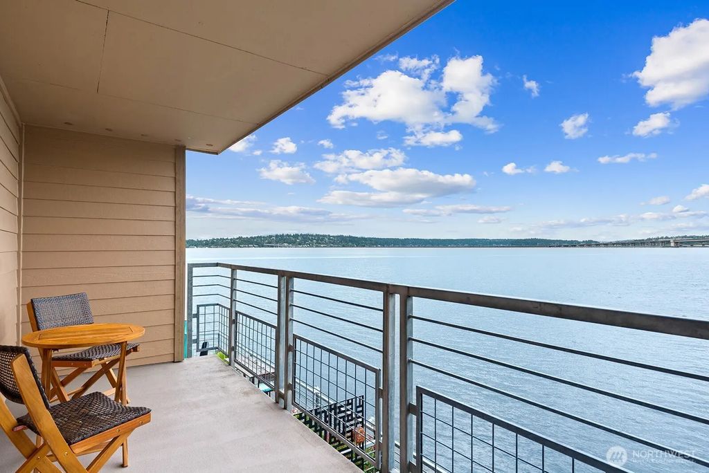 334 Lakeside Avenue S 207, Seattle