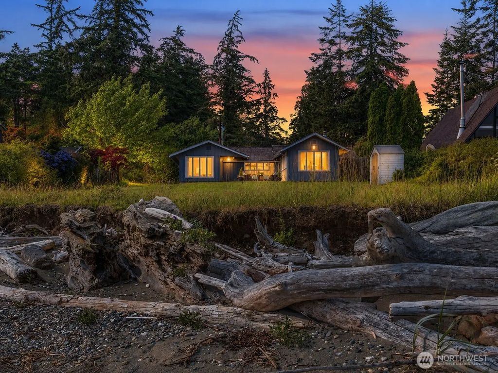 4448 S Shore Drive, Anacortes