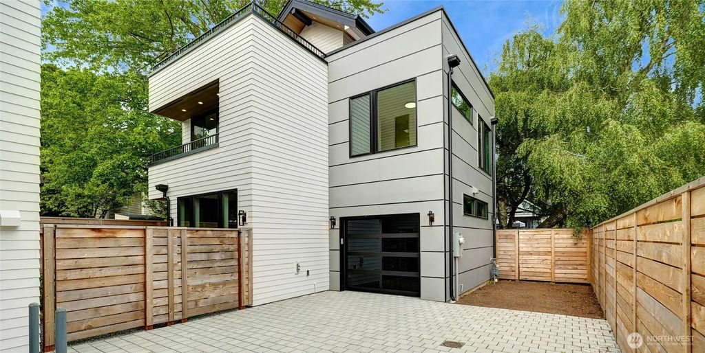8750 13th Avenue Nw C, Seattle