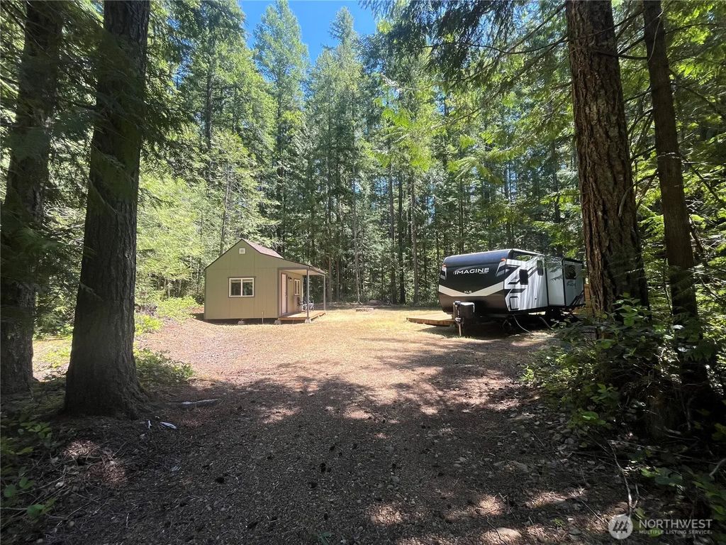 212 N Mt Jupiter Dr, Hoodsport