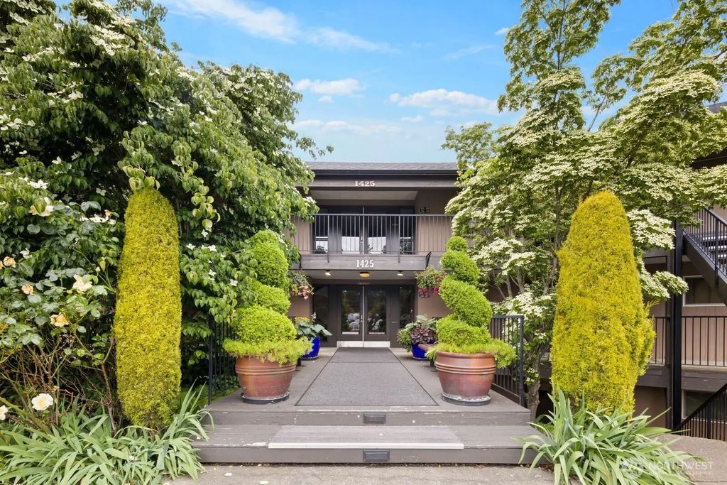 1425 S Puget Drive 117, Renton