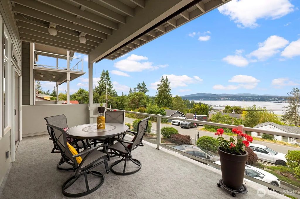 219 Tracy Avenue N 202, Port Orchard