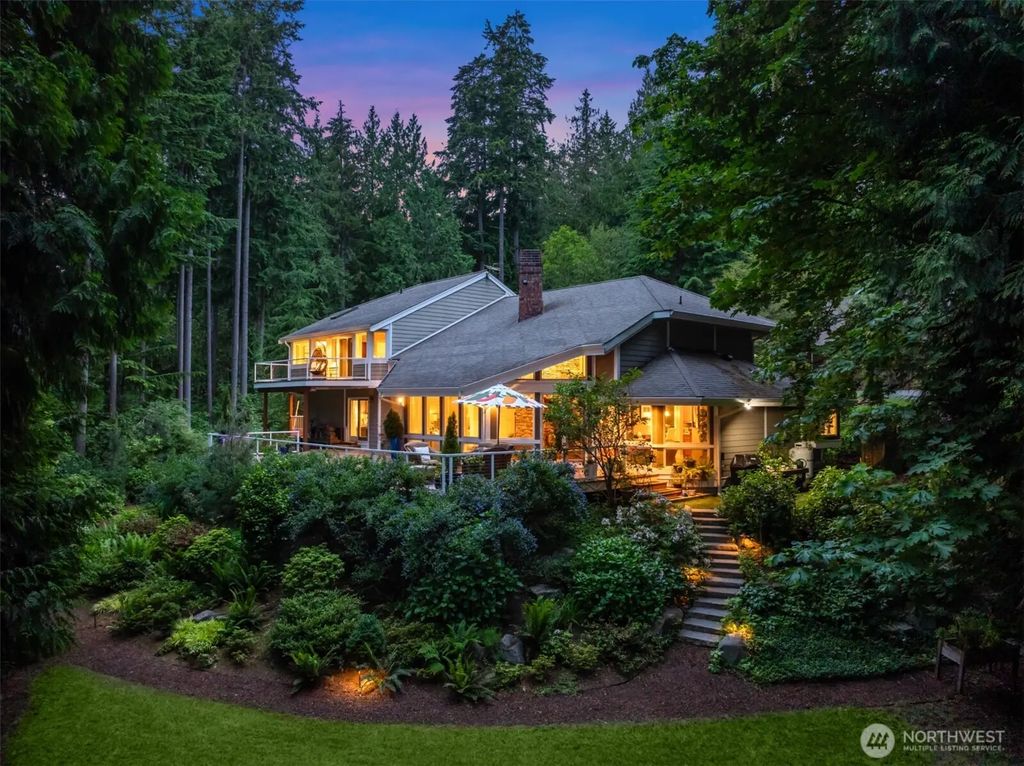 4560 Island Avenue, Bainbridge Island