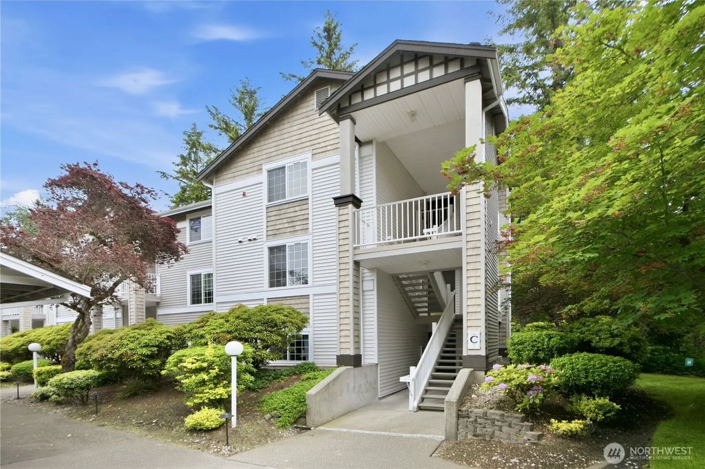 25235 Se Klahanie Blvd C303, Sammamish