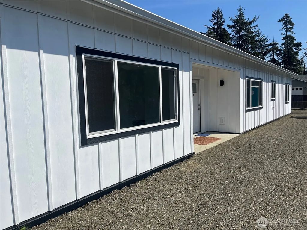 1306 Melbourne Court, Westport