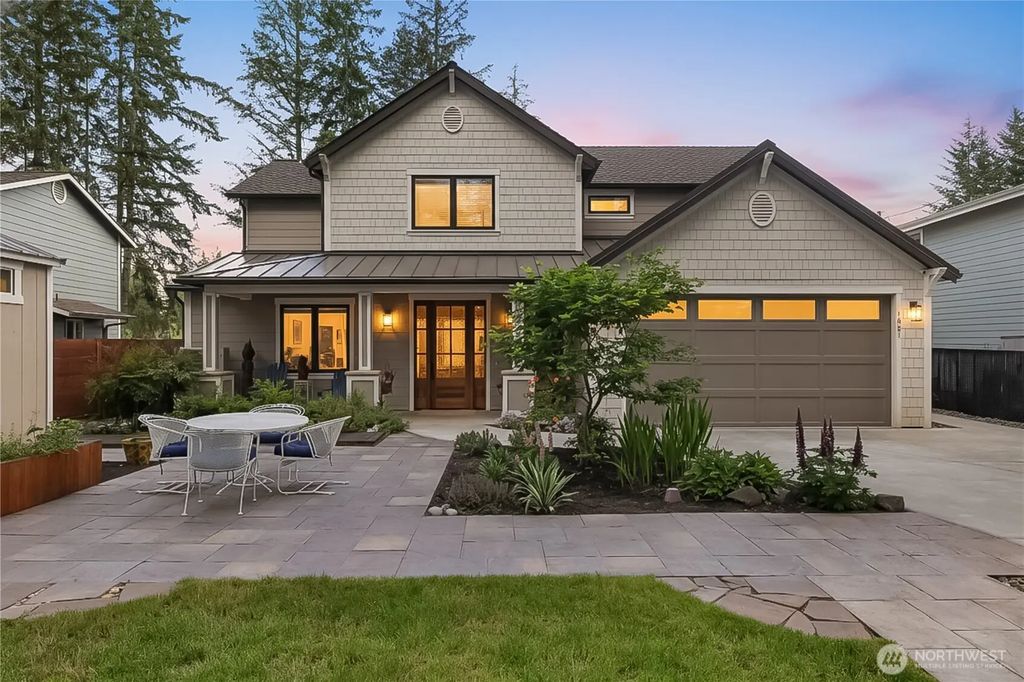 1061 E Ballantrae Drive, Shelton