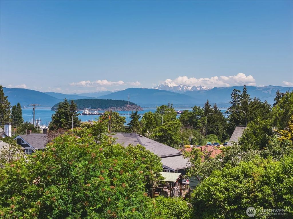1112 37th Street, Anacortes