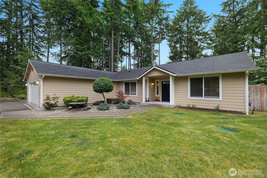 840 E Timberlake Drive E, Shelton