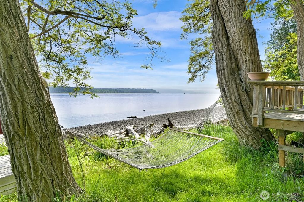 1865 Seacrest Drive, Lummi Island