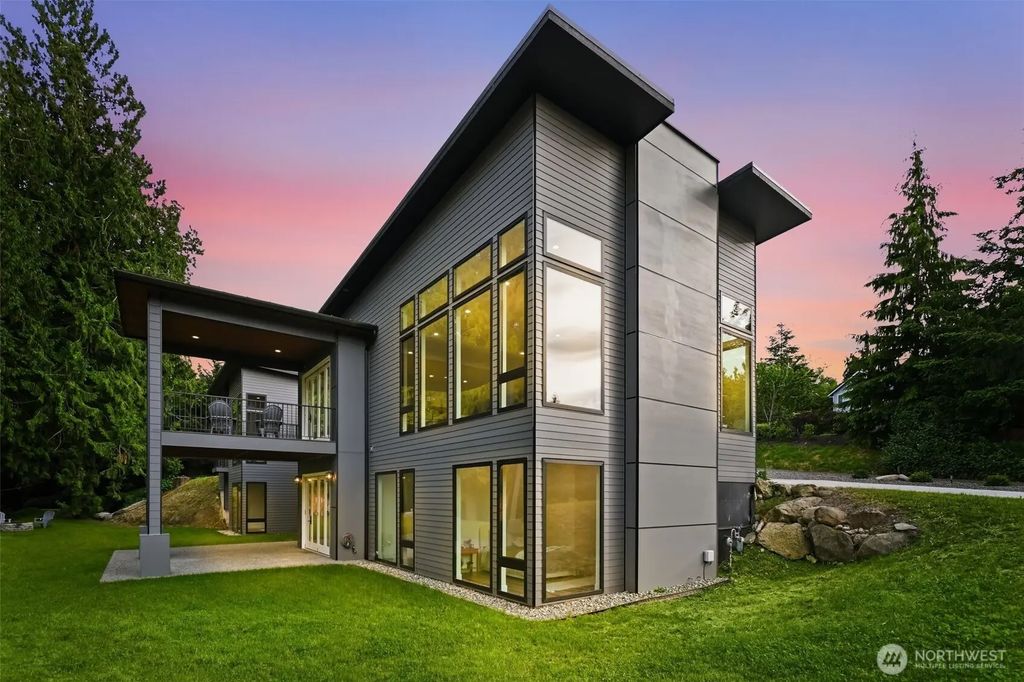 24068 Nookachamp Hills Drive, Mount Vernon
